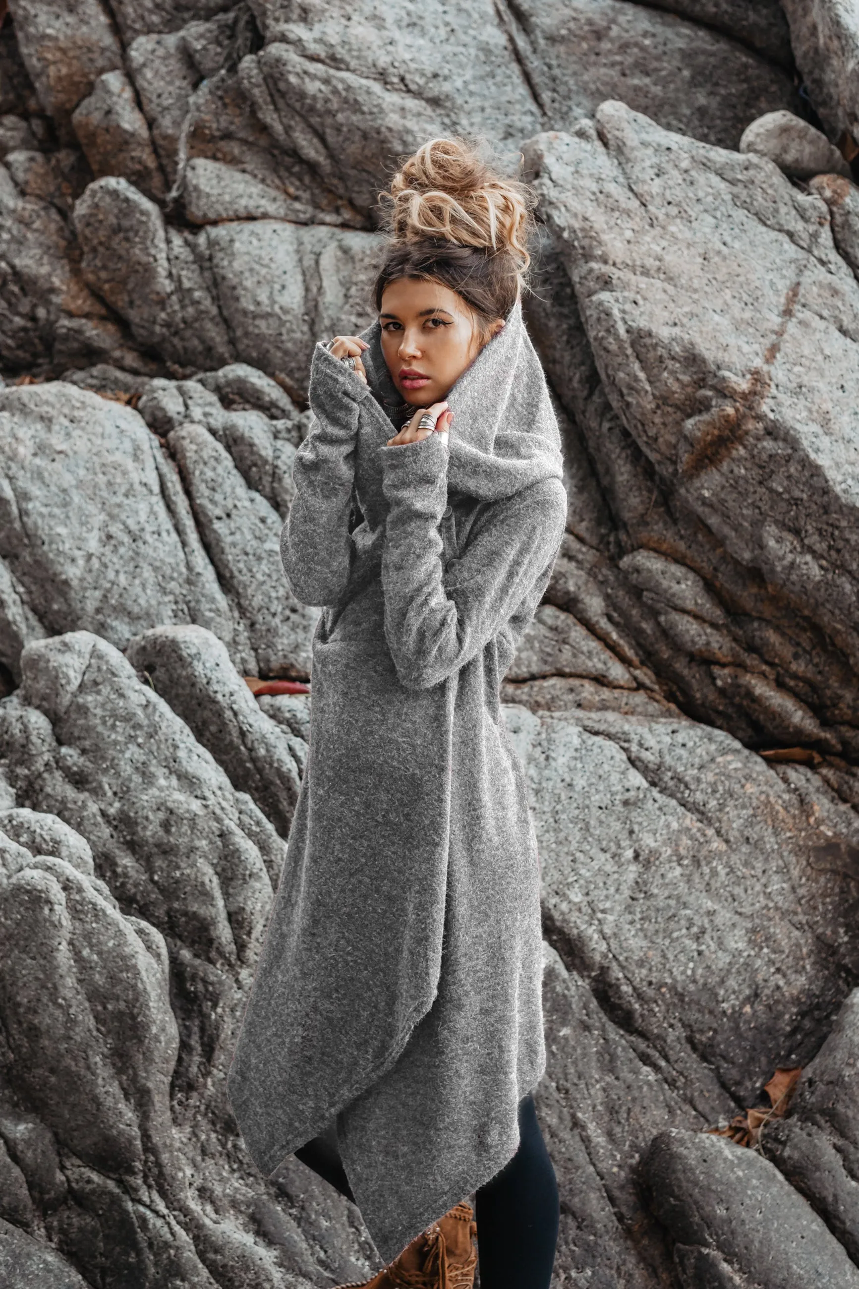 Hooded Sweater Amita Light Grey
